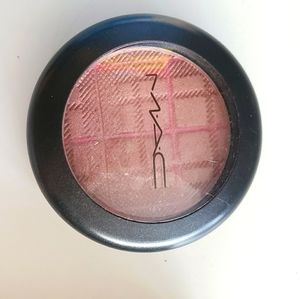 MAC A wish come true eye shadow